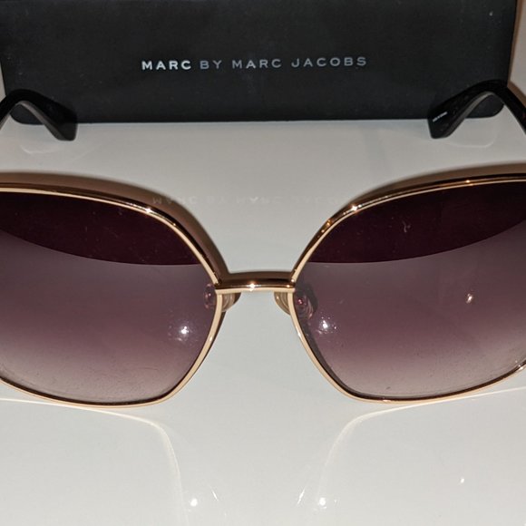 Marc Jacobs Sunglasses - Picture 4 of 6